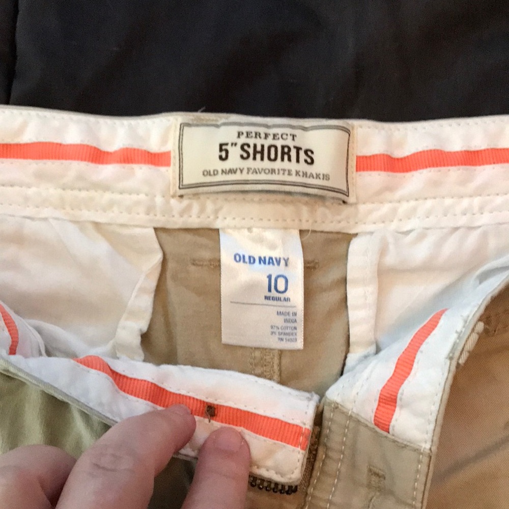 Perfect Old Navy 5” Khaki shorts
